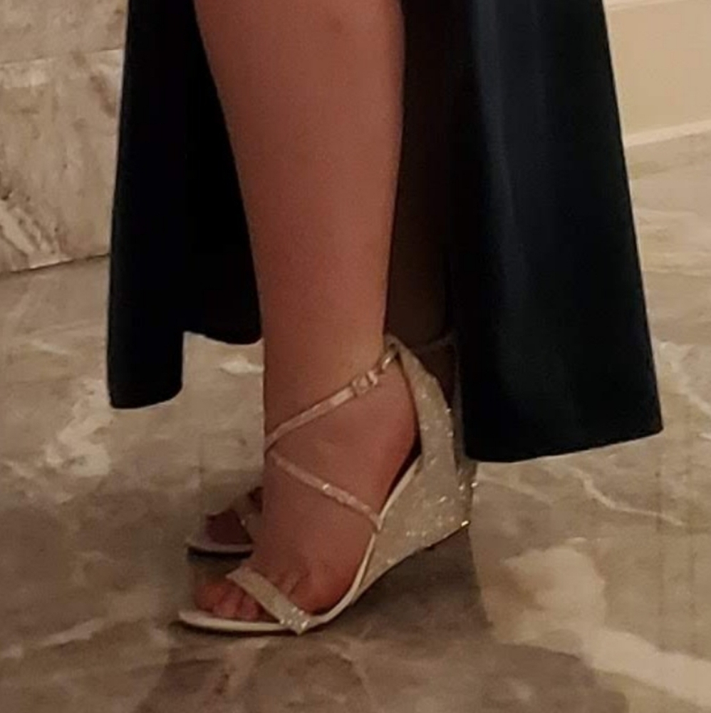 🌞2/$30 // STEVE MADDEN: Crystal Crisscross Strap Wedge Sandals - Picture 12 of 13